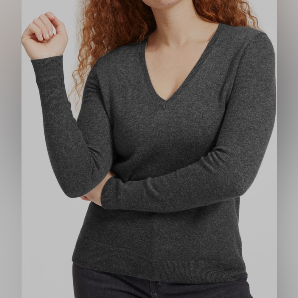 Everlane Cashmere V Neck Sweater - Charcoal Gray Size Small